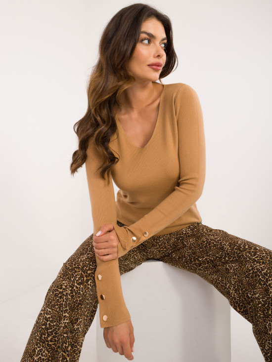 Elegantni camel pulover z dolgimi rokavi