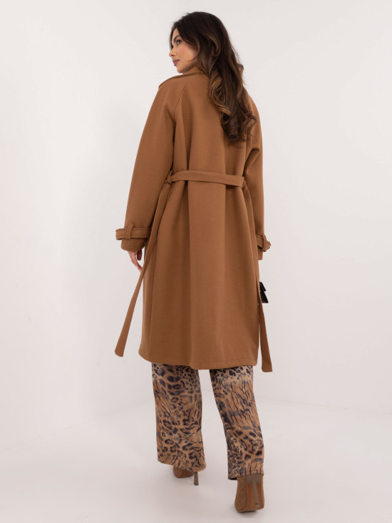 Elegantna prehodna jakna v camel barvi