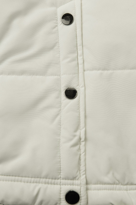 Kremasto bela zimska jakna s sivim plišem