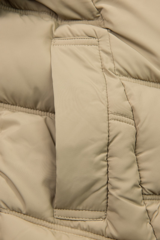 Zimska jakna s pasom in krznom svetlo bež