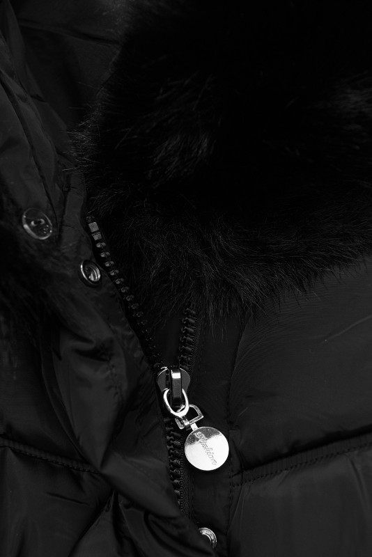 Zimska jakna s pasom in krznom črna