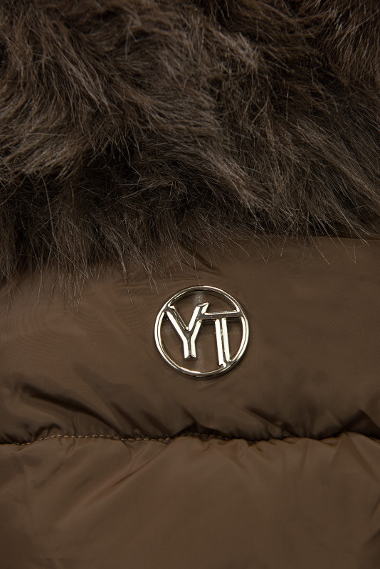 Zimska jakna s pasom in krznom rjava