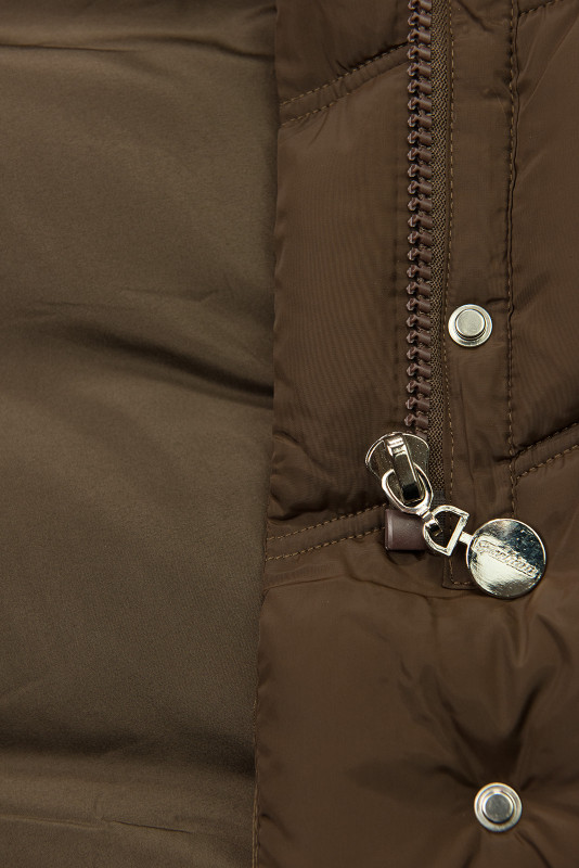 Zimska jakna s pasom in krznom rjava