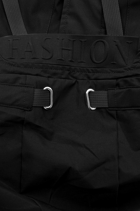 Črna spomladanska parka z veliko kapuco