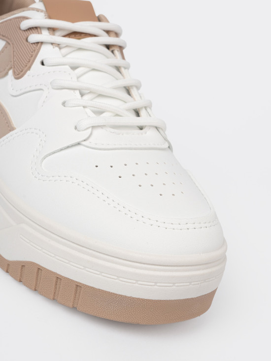 Belo-bežni sneakersi na platformi