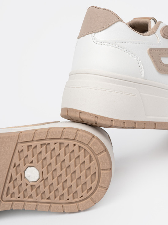 Belo-bežni sneakersi na platformi