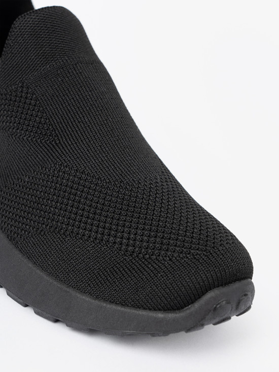 Črne slip-on teniske