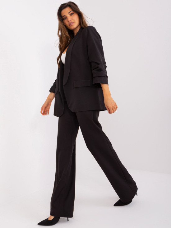 Elegantna črna jakna