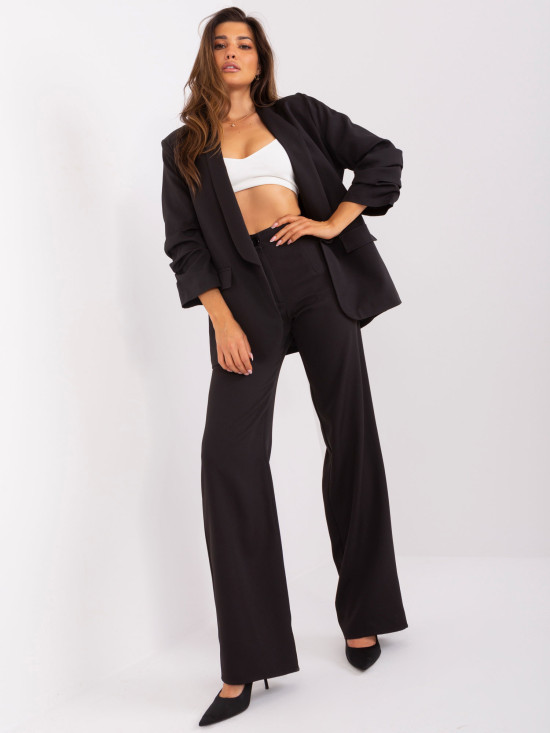 Elegantna črna jakna