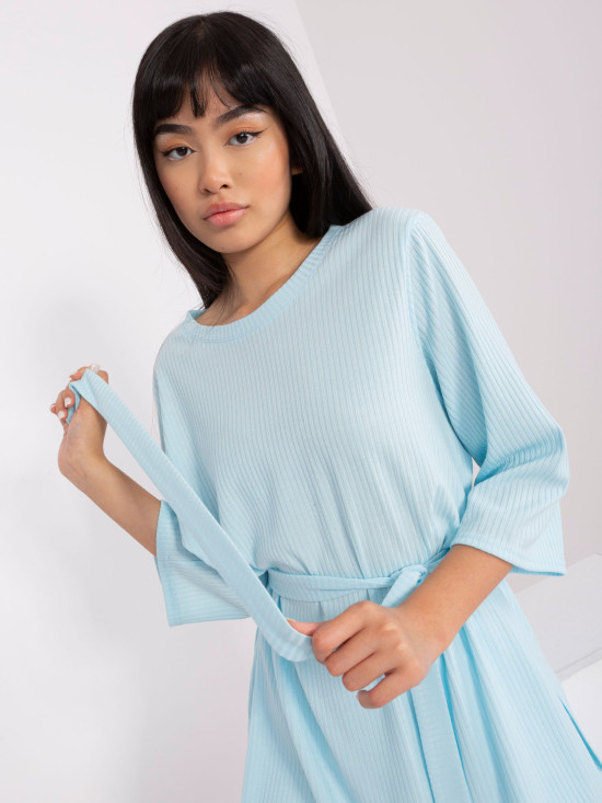 Svetlo modri casual komplet z oversized bluzo