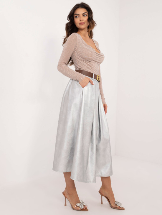 Elegantna srebrna midi krila