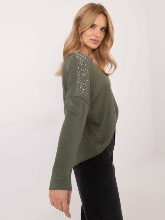 Elegantni khaki pulover z aplikacijo