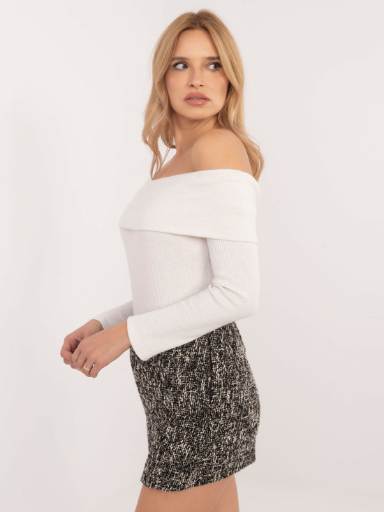 Elegantni ecru pulover z dolgimi rokavi