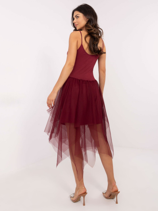 Eleganten komplet v bordo barvi