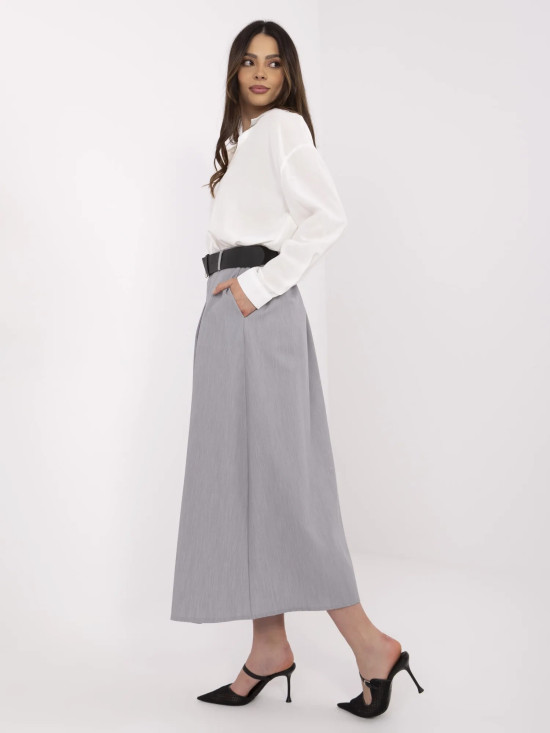Elegantna maxi krila s stilskim pasom
