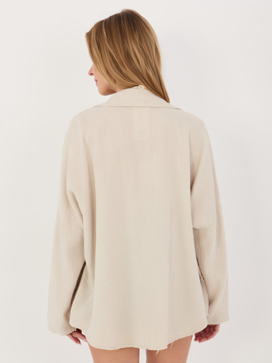 Bež srajca iz bombaža s klasičnim ovratnikom