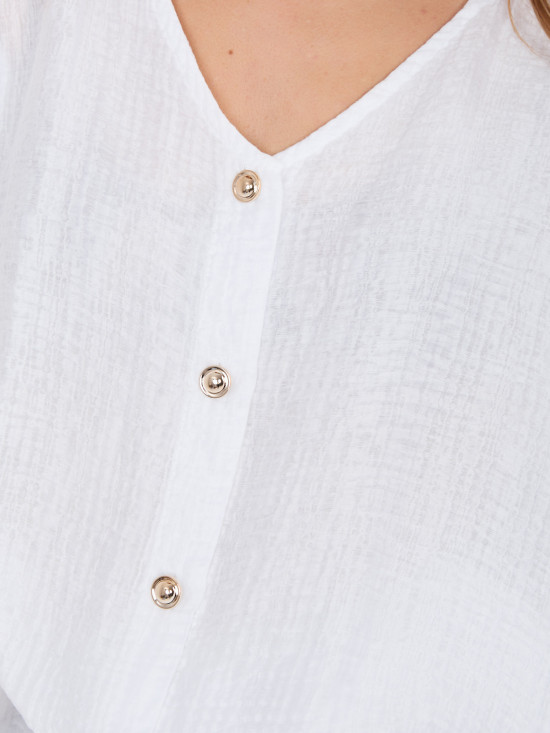 Bela bluza z V-izrezom in teksturiranim materialom