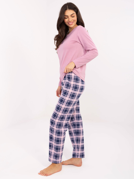 Ženska pižama z dolgimi rokavi v roza barvi s karo vzorcem