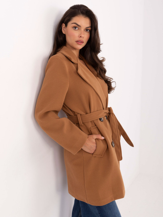 Eleganten prehodni plašč v camel barvi