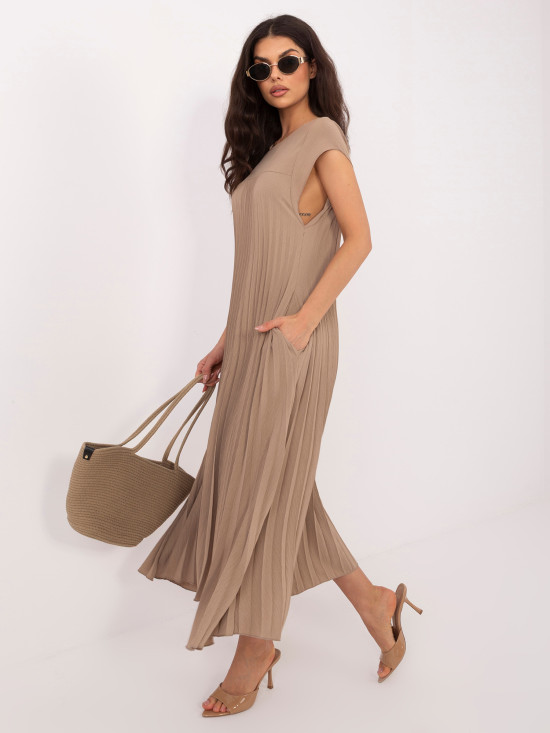 Bež midi obleka s praktičnimi žepi