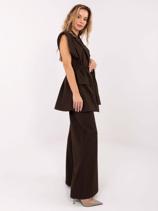 Elegantni rjav črtast telovnik s pasom