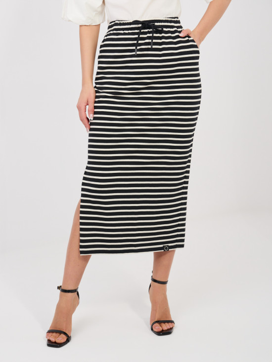 Črno midi krilo s črtami in žepi