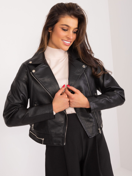 Stilna črna jakna iz ekokože