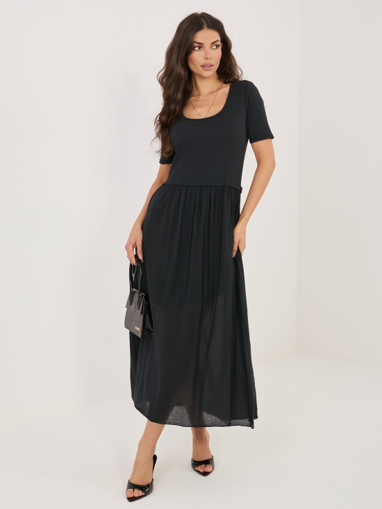 Črna razširjena midi obleka s podlogo