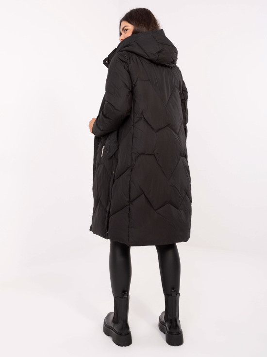 Dolg črn prešit plašč s kapuco