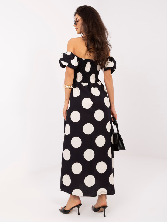 Črna maksi obleka s pikami in odprtimi rameni
