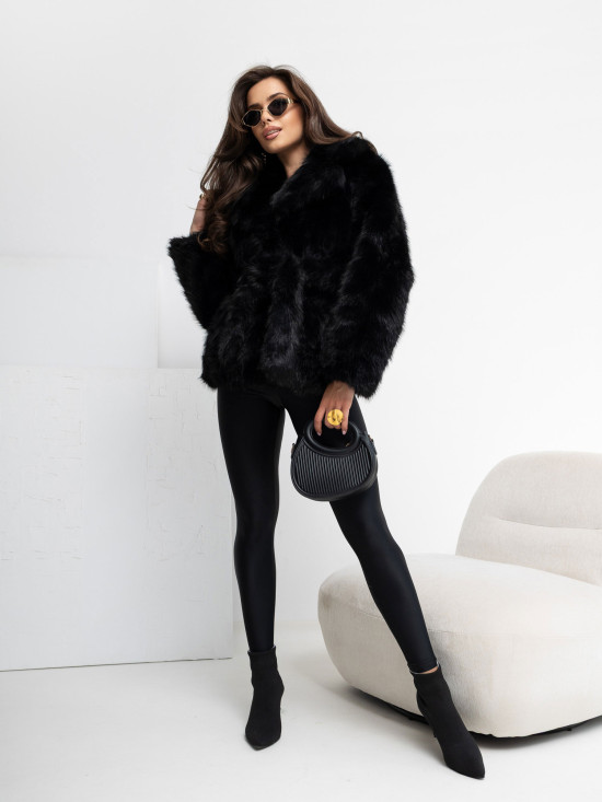 Elegantna kratka volnena jakna s pasom