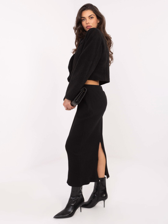 Kratek eleganten črn plašč s podlogo