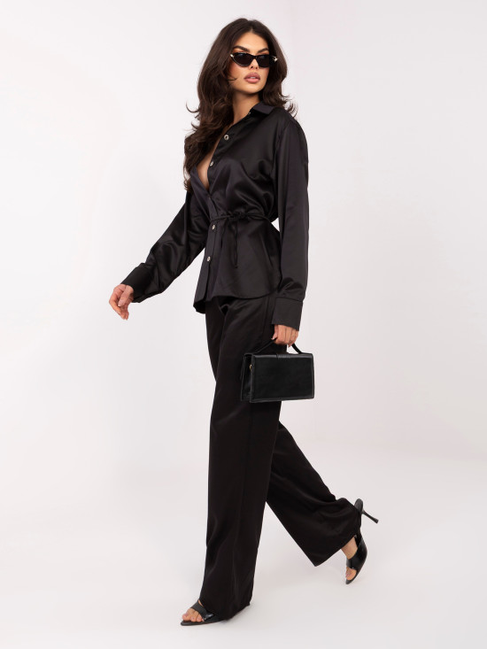 Elegantna črna komplet s srajco in hlačami