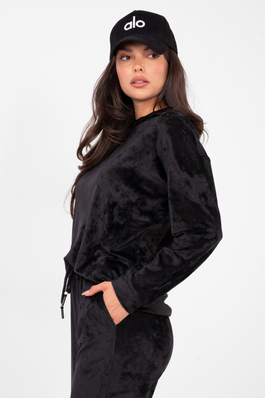 Črn ženski komplet z dolgimi rokavi in okrasnimi detajli