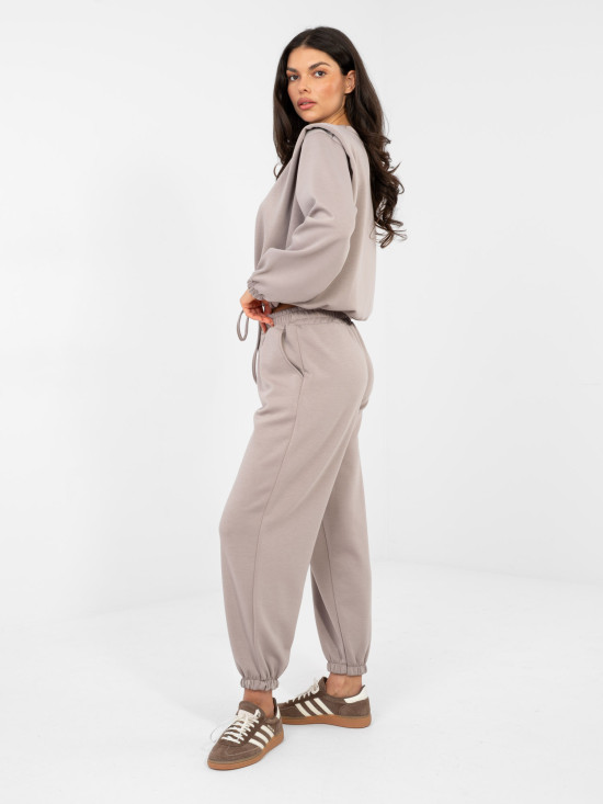 Ženski bež komplet z vezanjem in dolgimi rokavi