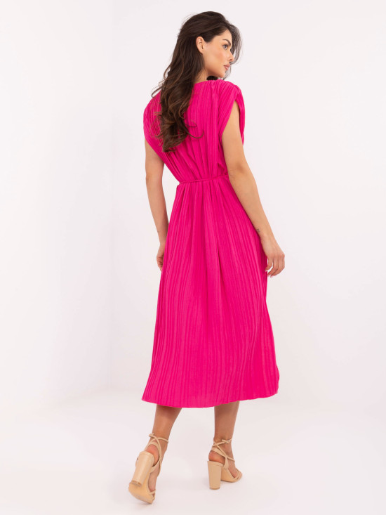Elegantna midi obleka v roza barvi