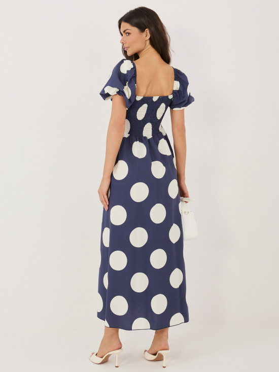 Dolga obleka s pikami in izpostavljenimi rameni