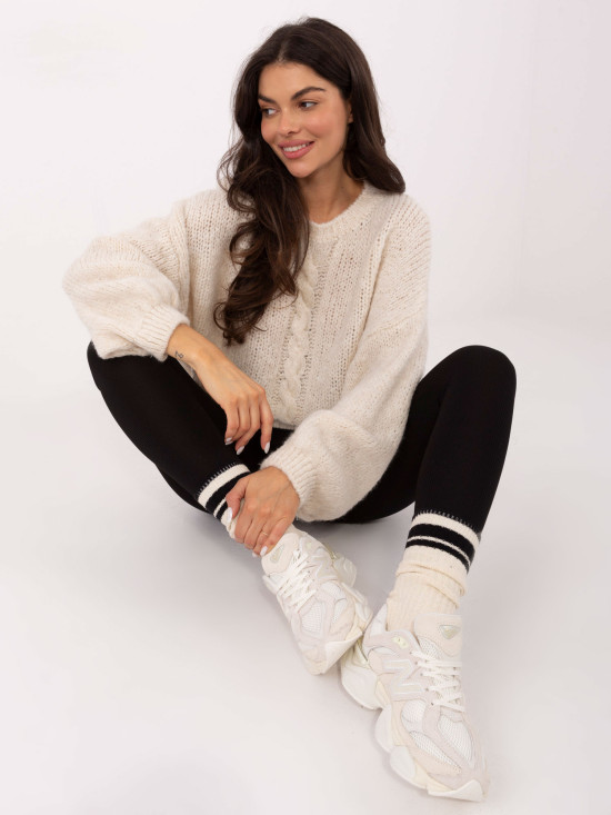 Bež pulover z okroglim izrezom in teksturiranim vzorcem