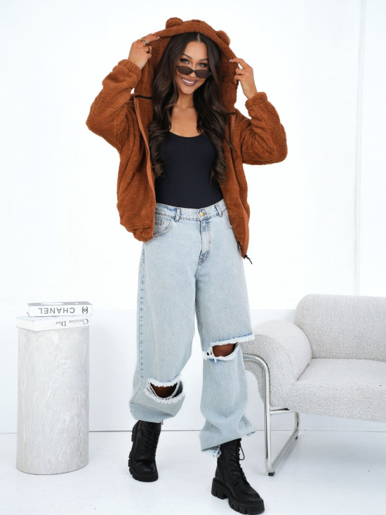 Bež pulover s kapuco in zadrgo