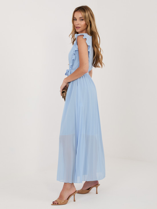 Svetlo modra razširjena midi obleka s pasom
