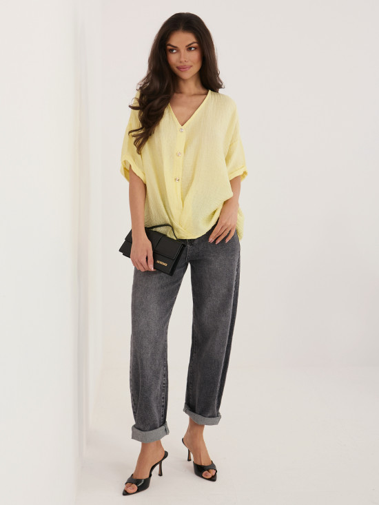 Rumena bluza z V-izrezom in kratkimi rokavi