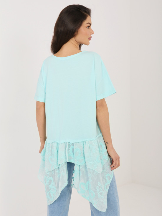 Mint bombažna bluza z volanom in vezenino