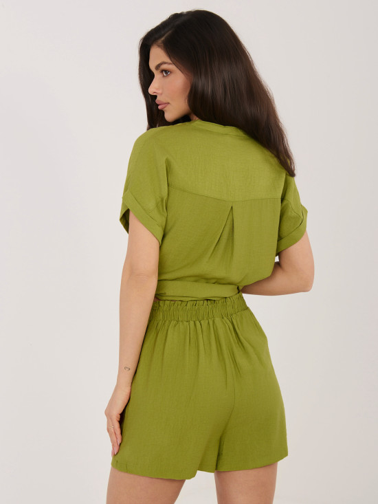 Ženske olivno zelene kratke hlače s pasom