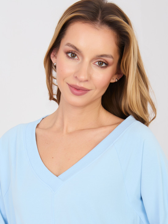 Svetlo modra bombažna obleka s 3/4 rokavi in V-izrezom