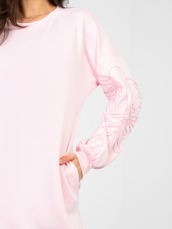 Roza mini obleka z vezenino in napihnjenimi rokavi