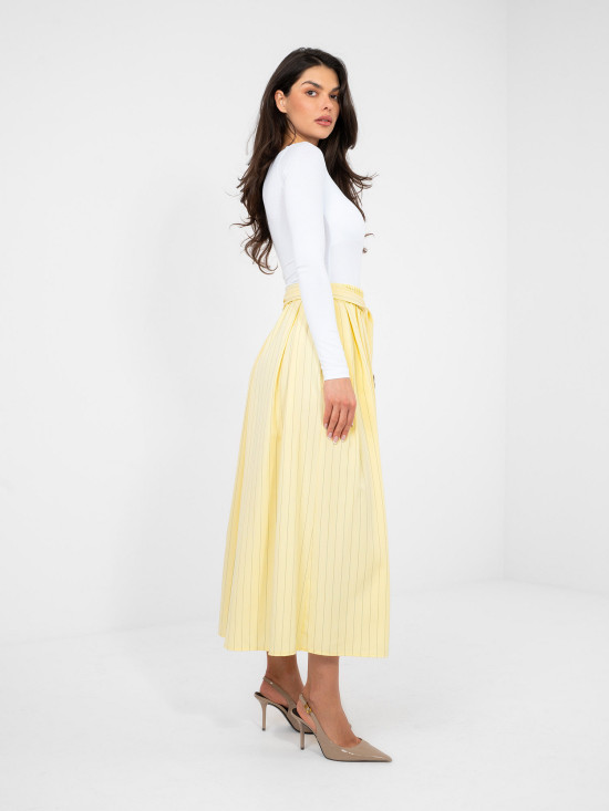 Rumeno elegantno midi krilo s pasom in črtami