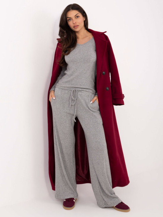 Siv rebrast pulover z V-izrezom