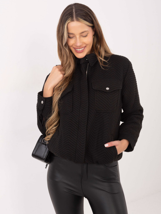 Stilska črna prehodna jakna