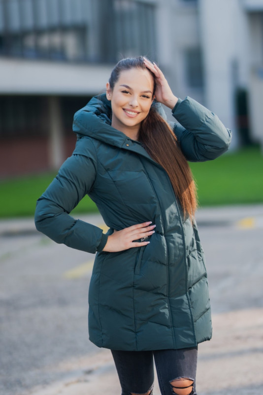 Terakotna zimska jakna z veliko kapuco