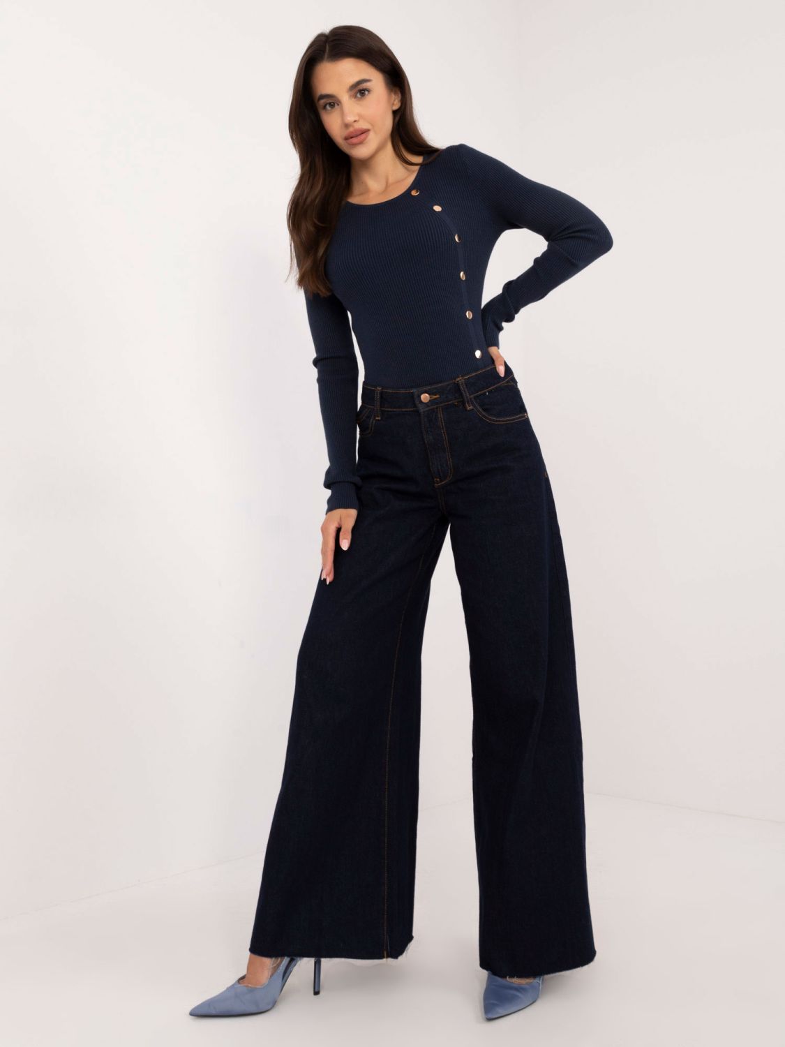 Eleganten modri pulover